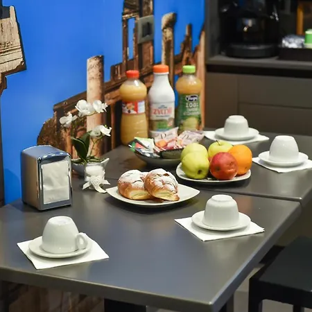 Ruins Luxury Couette-café
