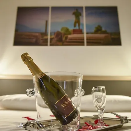 Ruins Luxury Couette-café 4*